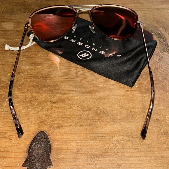 Blenders Eyewear Rose Gold Polarized Sunglasses - Picture 4 of 7